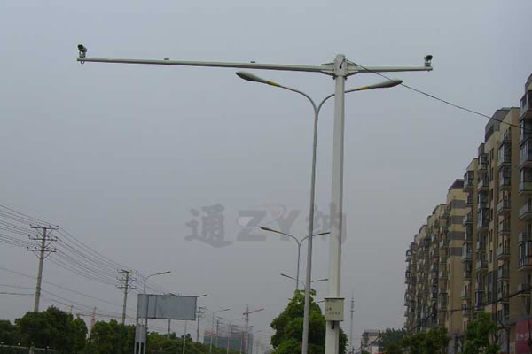 監(jiān)控桿廠家奈何選購高性價比的優(yōu)質(zhì)監(jiān)控立桿